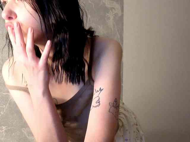 Lola-Aura Live Webcam on BongaCams