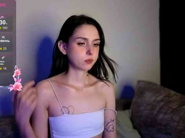 Lola-Aura webcam