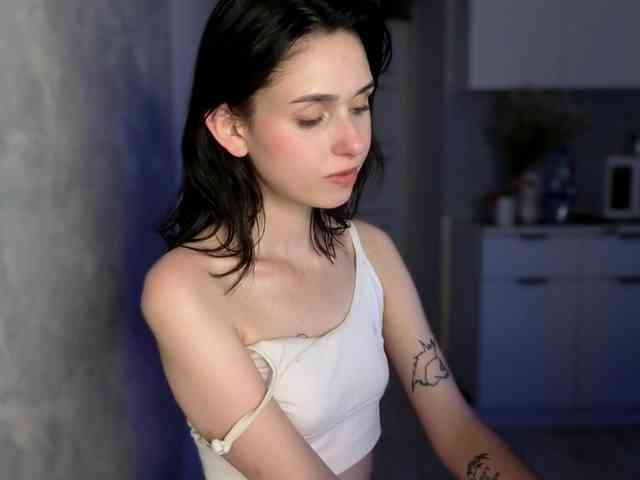 Lola-Aura webcam