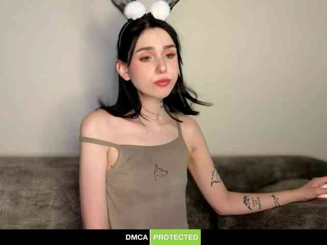 Lola-Aura webcam