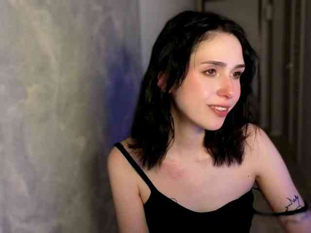 Lola-Aura webcam