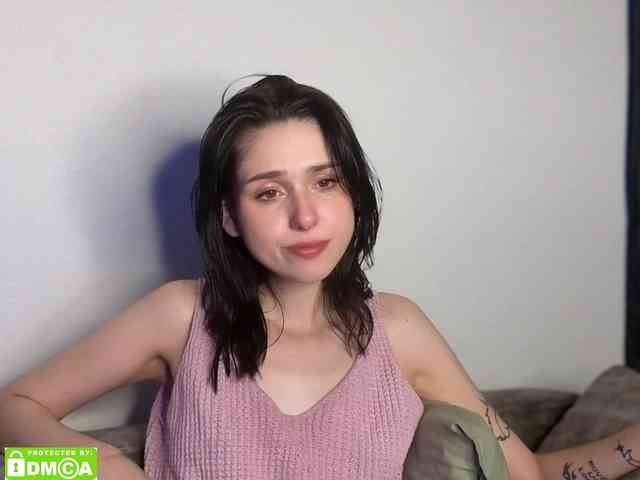 Lola-Aura webcam