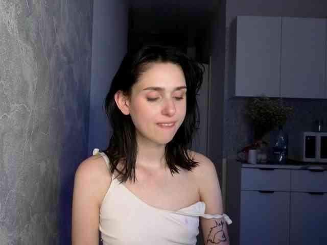 Lola-Aura webcam