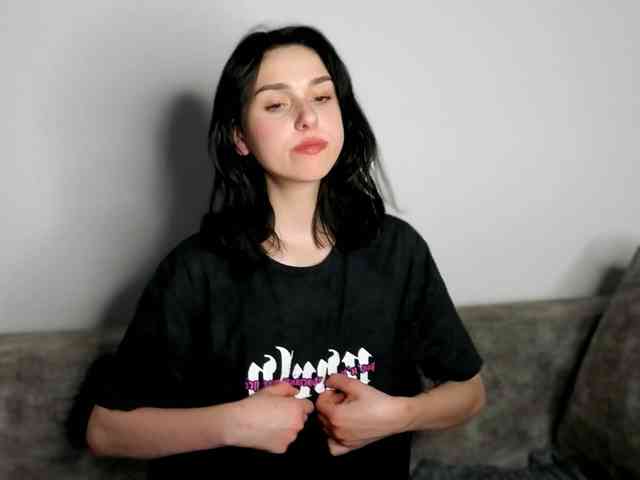Lola-Aura webcam