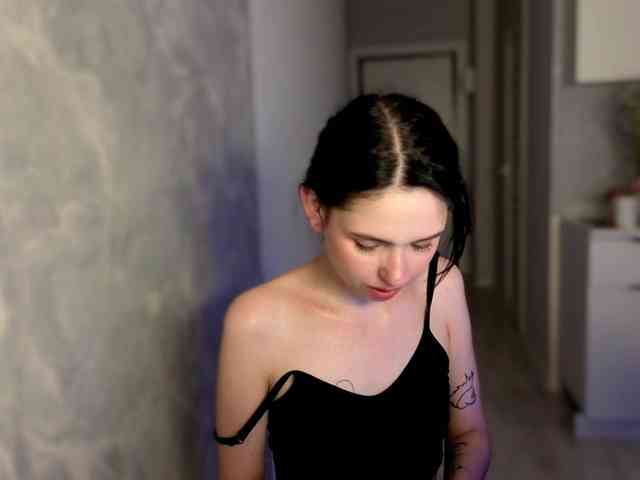 Lola-Aura webcam