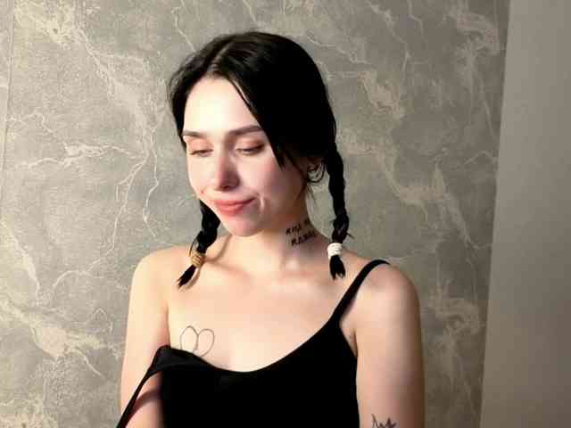 Lola-Aura webcam