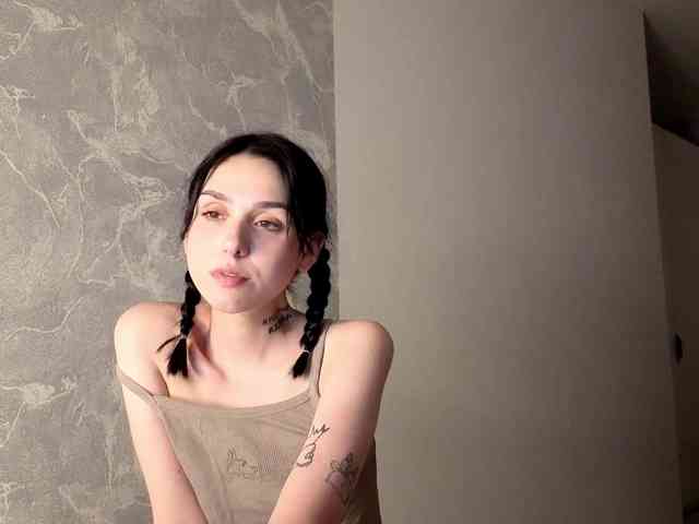 Lola-Aura webcam
