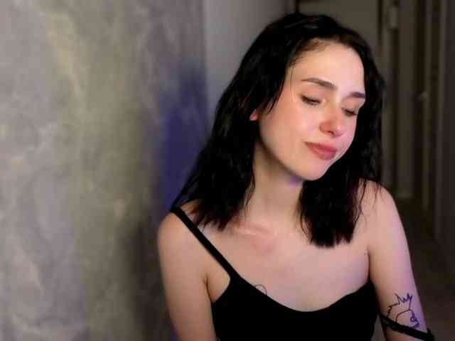 Lola-Aura webcam