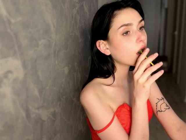 Lola-Aura webcam
