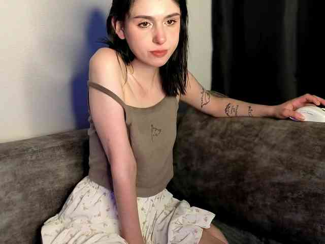Lola-Aura webcam