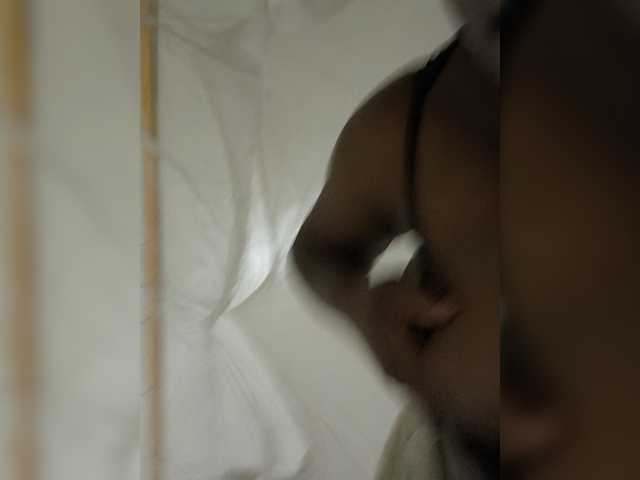 Hyvine22 live cam on BongaCams