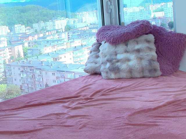 CrystalDomme live cam on BongaCams