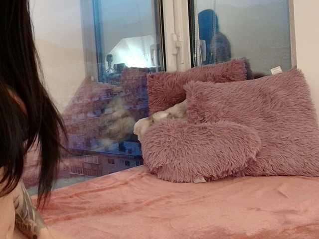 CrystalDomme live cam on BongaCams