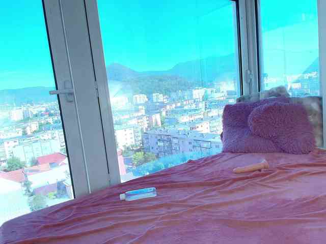 CrystalDomme webcam
