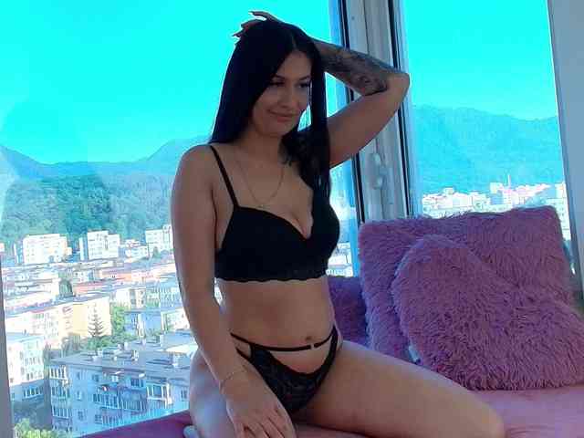 CrystalDomme webcam