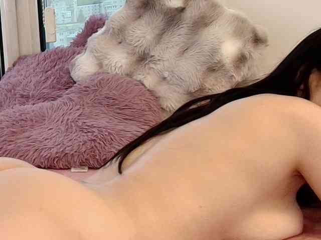CrystalDomme webcam