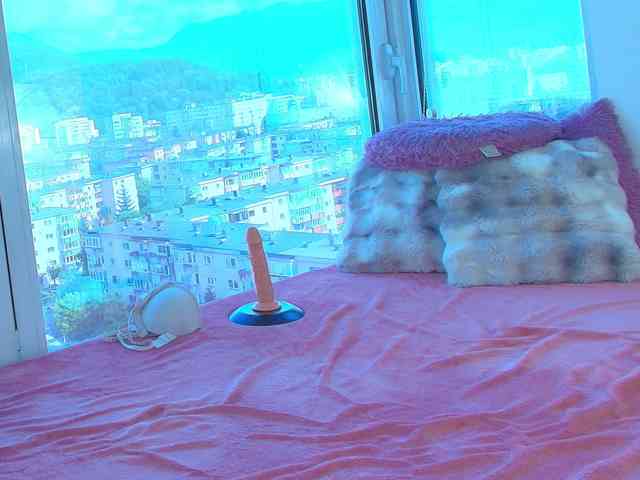 CrystalDomme webcam