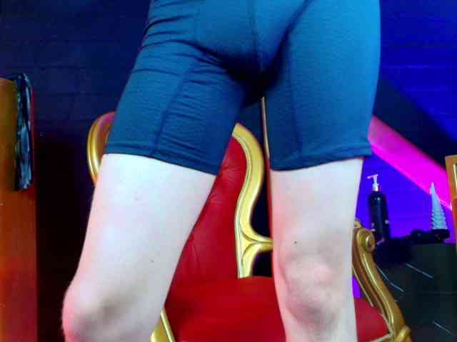 DionnySian Live Webcam on BongaCams