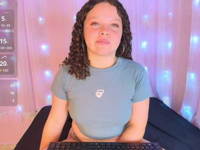 EvieRose live cam on BongaCams