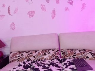 Bella-Moon Porn Show