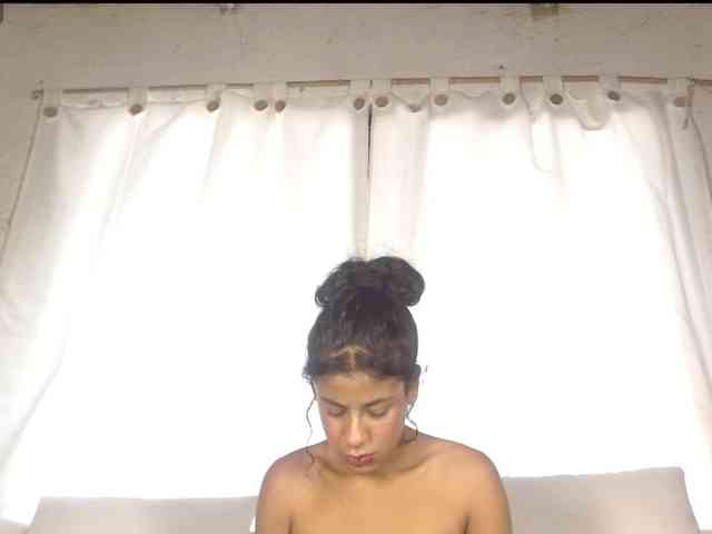 antonella-pink webcam