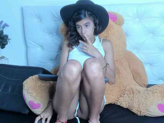 LuisaSterling webcam