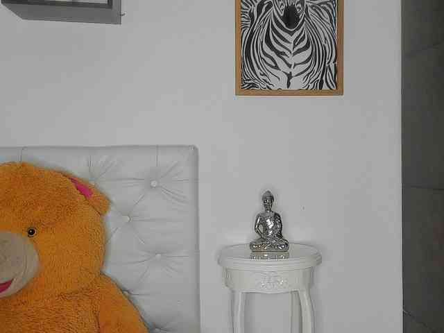 LuisaSterling webcam