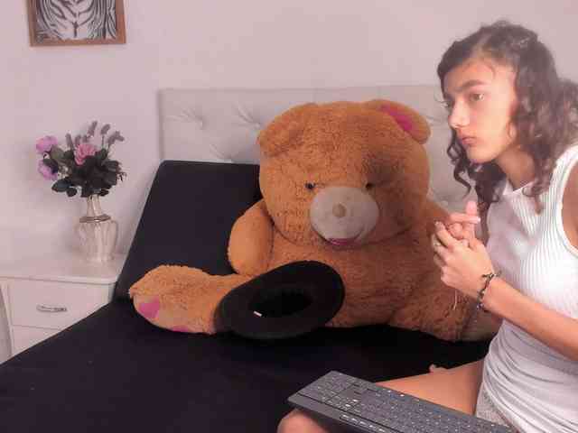 LuisaSterling webcam