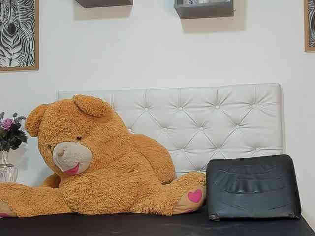 LuisaSterling webcam