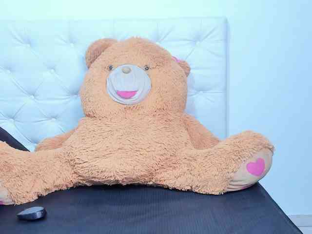 LuisaSterling webcam