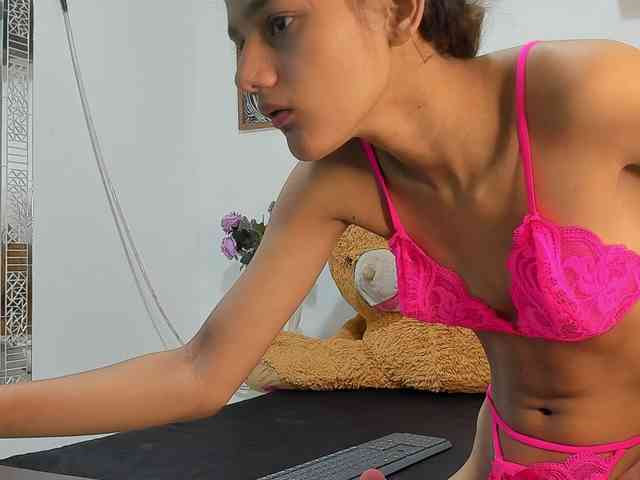 LuisaSterling webcam