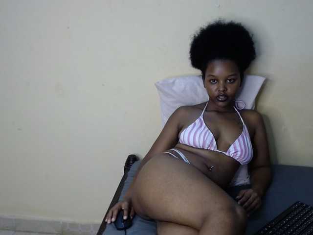 Marianna12 live cam on BongaCams