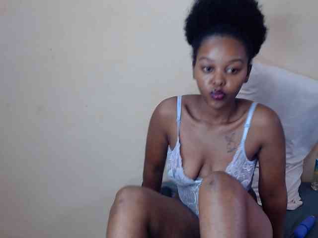 Model: caramelseduction254