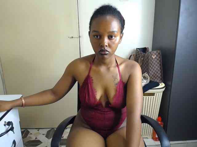 caramelseduction254 webcam