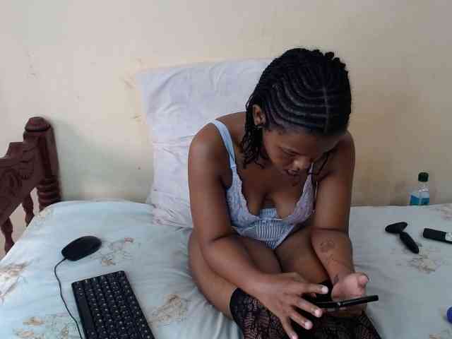 caramelseduction254 webcam