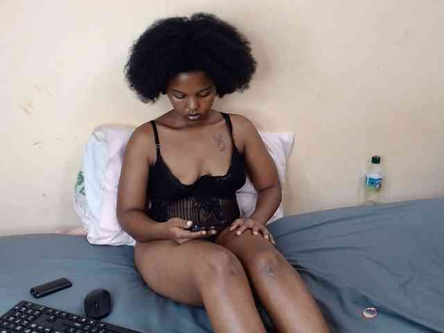 caramelseduction254 webcam