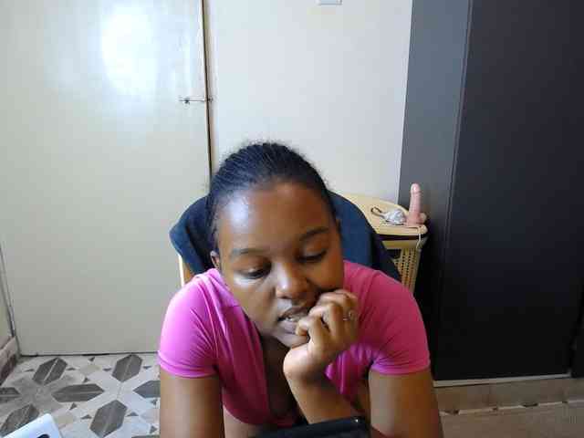 caramelseduction254 webcam