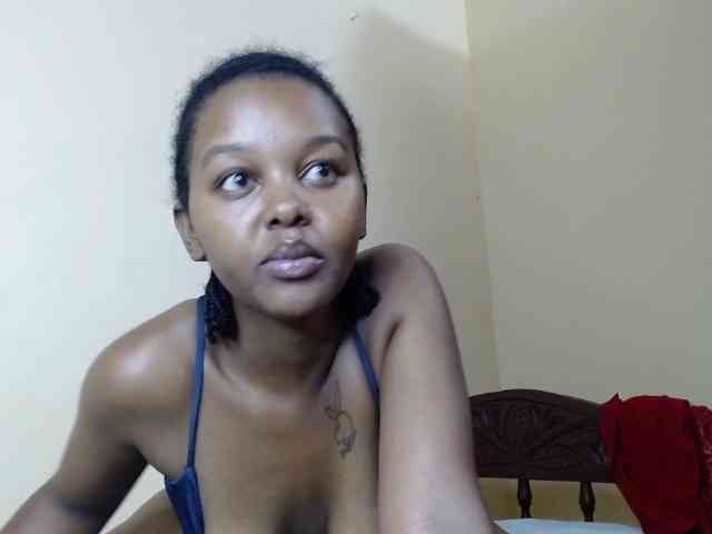 Model: caramelseduction254