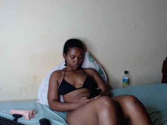 caramelseduction254 webcam