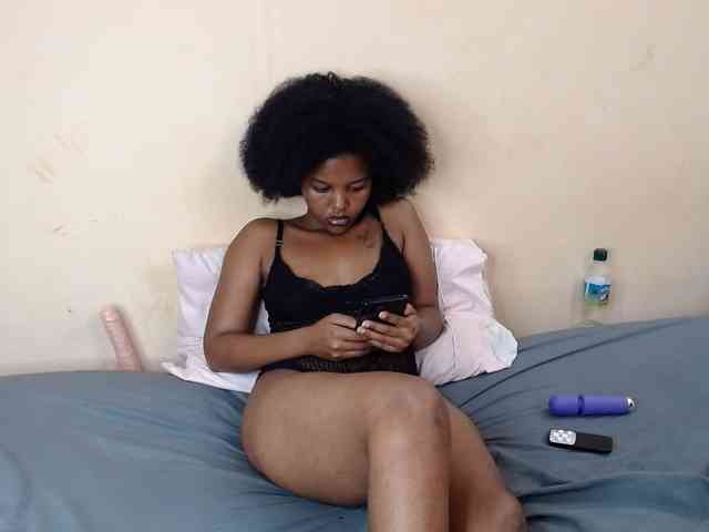 caramelseduction254 webcam