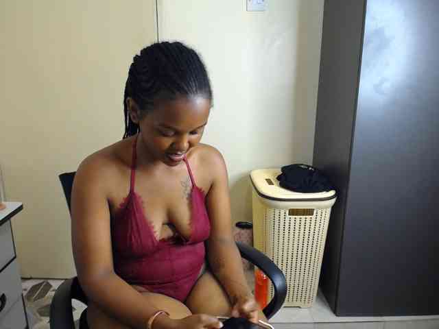 caramelseduction254 webcam