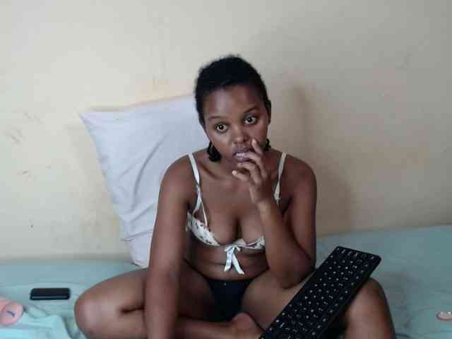 caramelseduction254 webcam
