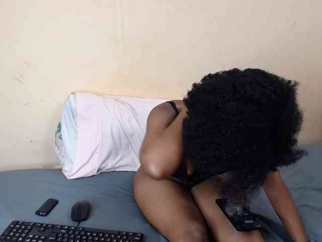 Model: caramelseduction254