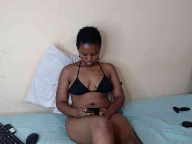 caramelseduction254 webcam
