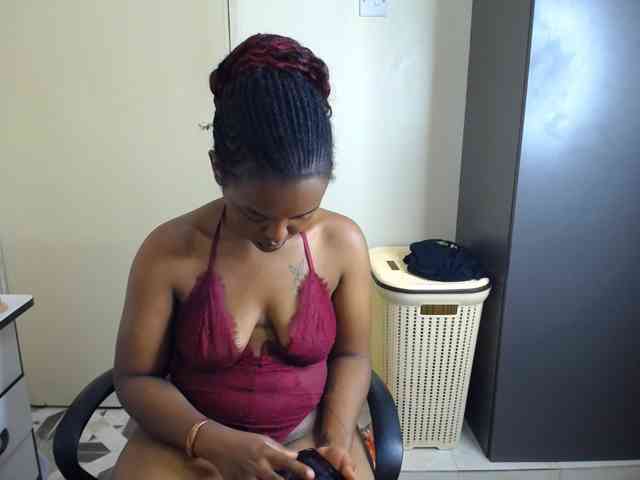 caramelseduction254 webcam