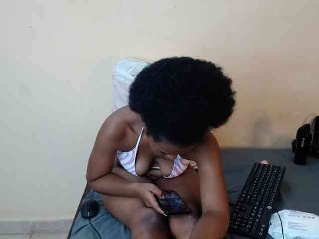 caramelseduction254 webcam