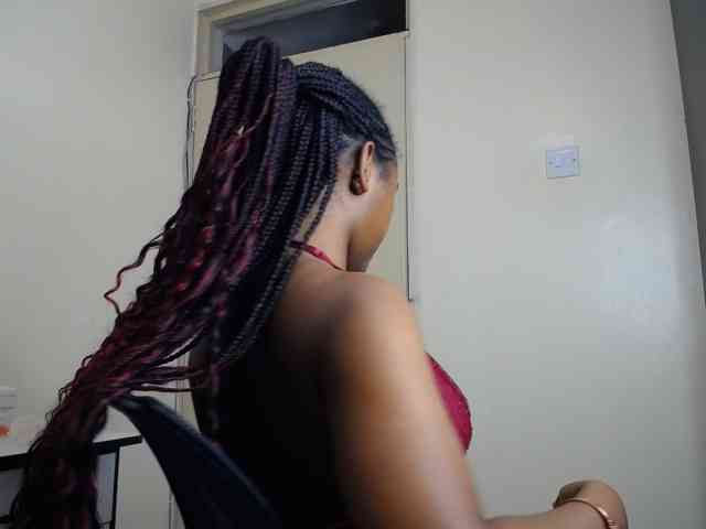 Model: caramelseduction254