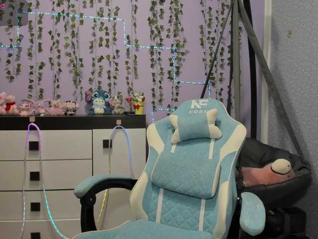 Mikka-Mi live cam on BongaCams
