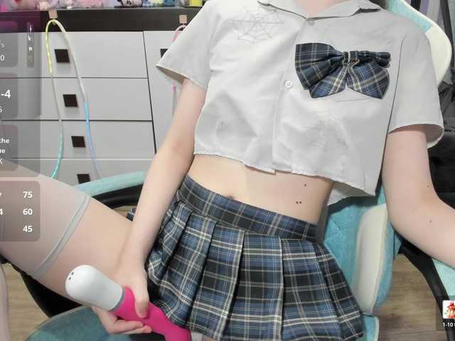 Mikka-Mi live cam on BongaCams