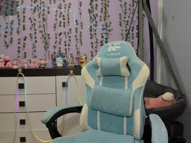 Mikka-Mi live cam on BongaCams